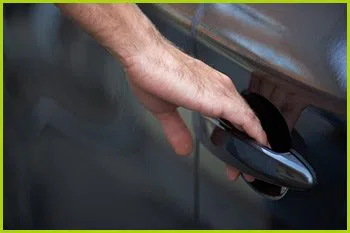 Expert Locksmith Services San Francisco, CA 415-968-3941 - 8-opening-car-locks